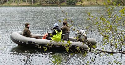 Kryminalni i funkcjonariusze Straży Drawieńskiego Parku Narodowego patrolują jeziora i tereny przybrzeżne
